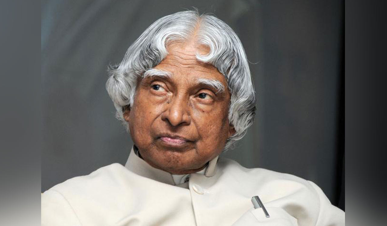 Pm Modi Pays Tributes To Former President Apj Abdul Kalam Telangana Today