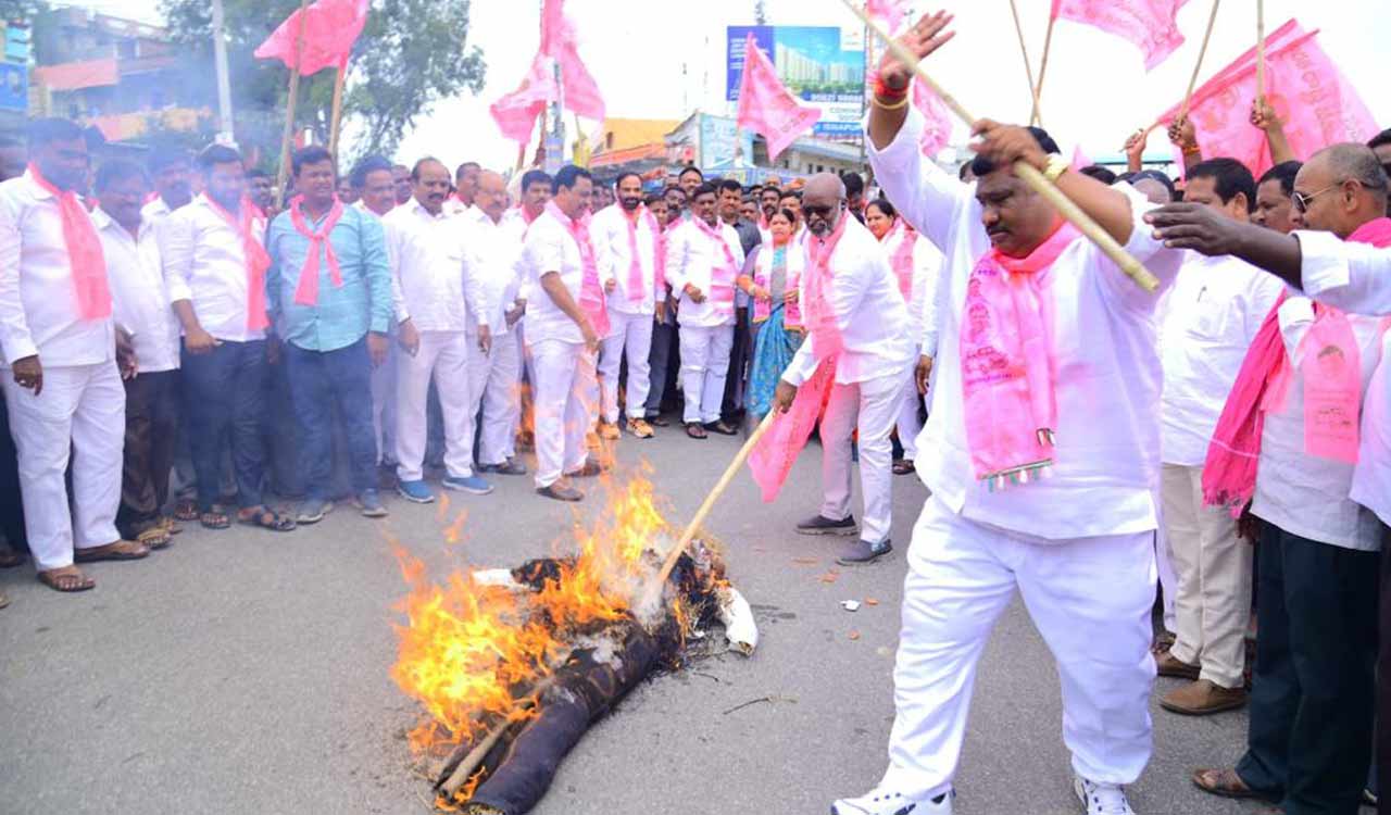 Free Power For Farmers Brs Protest Continues In Sangareddy Telangana Today