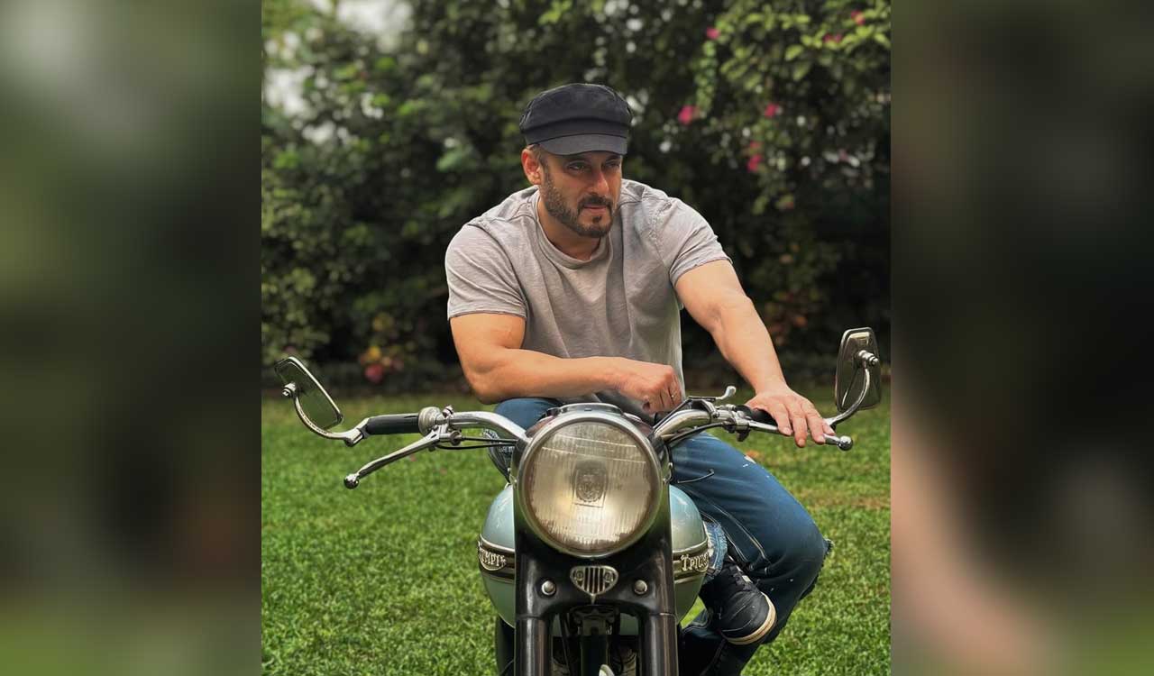 Bollywoods Bhaijaan Salman Khan Hosts Intimate Birthday Celebrations