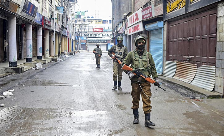 Security beefed up across Kashmir ahead of SC verdict on Article 370