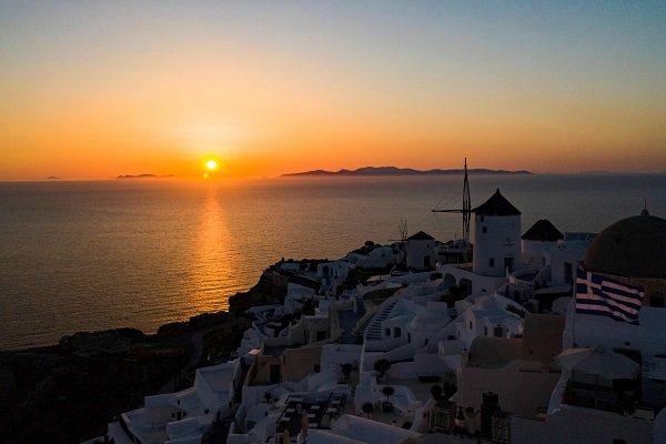 immigrants to greece die, while many are rescued by coast guard