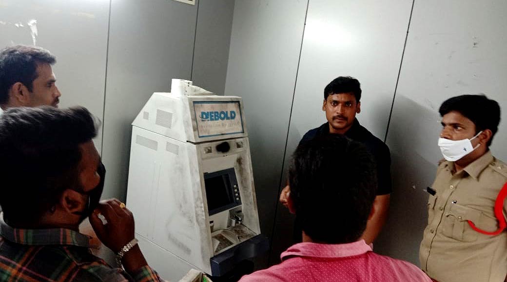 Thieves cut open ATM, steal Rs 11.5 lakhs in Nalgonda District
