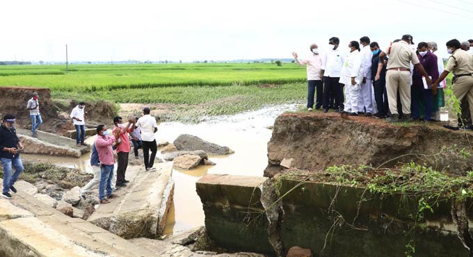 Puvvada Ajay Kumar assures rain-affected farmers of govt support