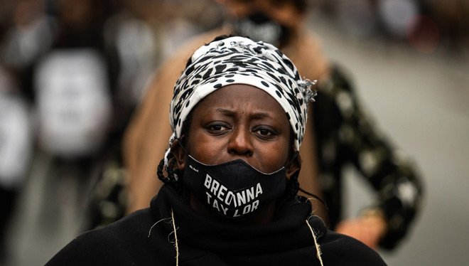 Breonna Taylor case: Dispute arises over grand jury secrecy