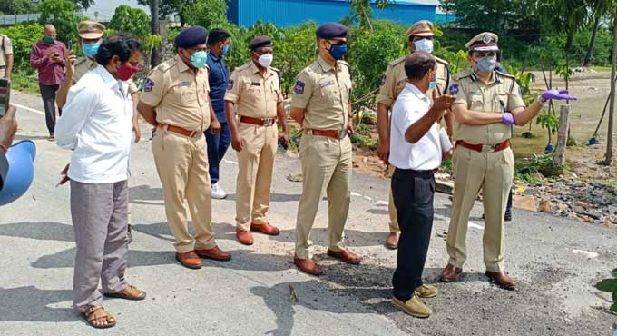 Rachakonda CP inspects roads damaged in rains