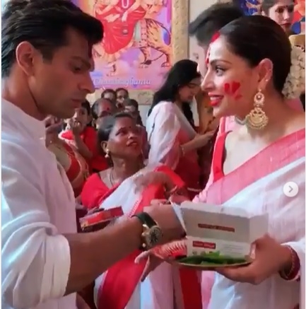 Bipasha Basu relieves memories of last year’s Durga Puja festivity