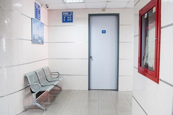 Can hospital floors be bacteria hotspots?