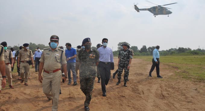 TS, Chattisgarh top cops meet to discuss on anti-Maoist ops