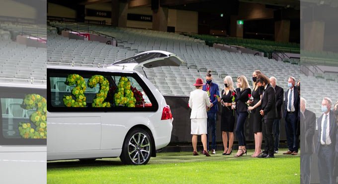 Dean Jones takes ‘final lap’ at MCG with family around
