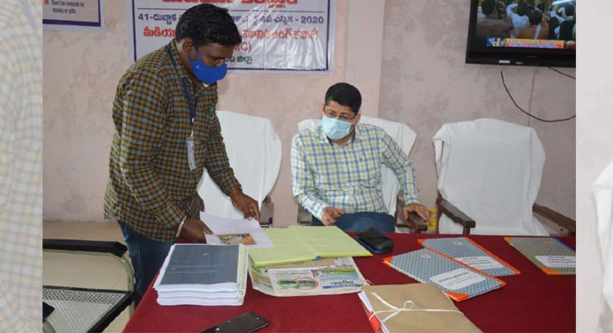 Election observer inspects arrangements for Dubbak by-poll