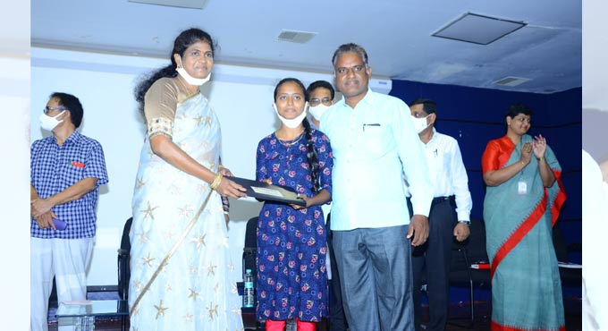 EAMCET mock test: Three students win laptops in Warangal