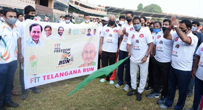 Sports Minister bats for fit Telangana