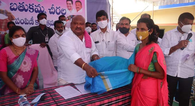 Sircilla has become ‘Sirulasilla’ with Bathukamma sarees: G Kamalakar