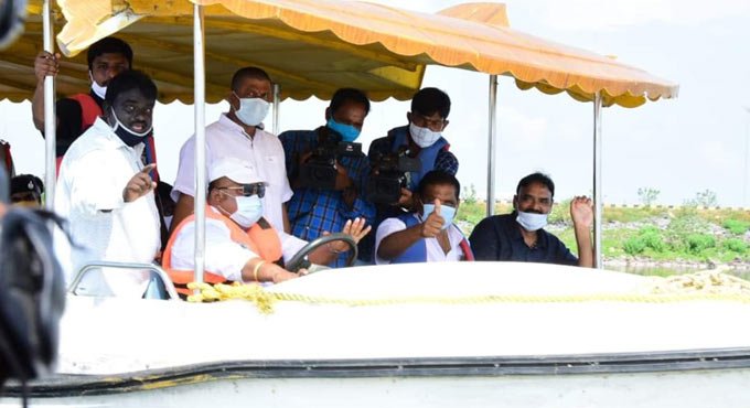 Karimnagar: ‘Happy Sunday’ laser show at LMD on Sunday