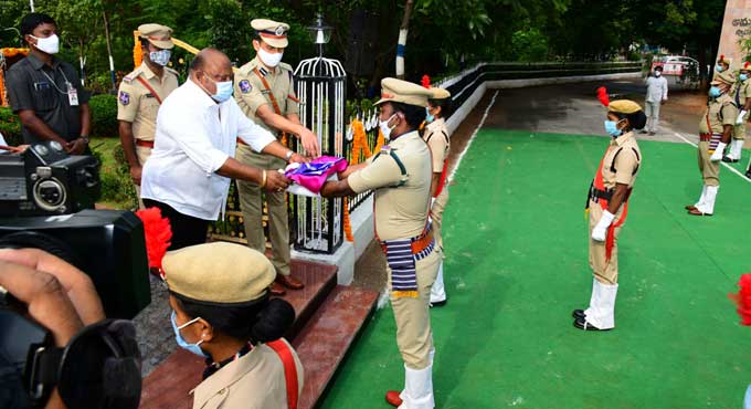 Not possible to think society without police: Gangula