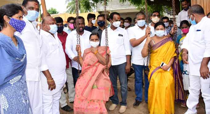 Gangula Kamalakar assures to develop parks in all divisions