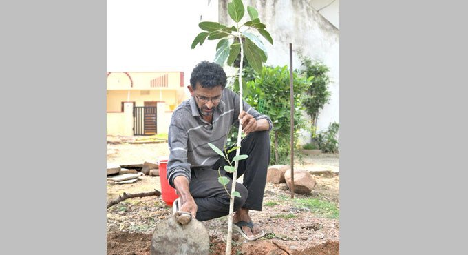 Watch: Sekhar Kammula joins Green India Challenge