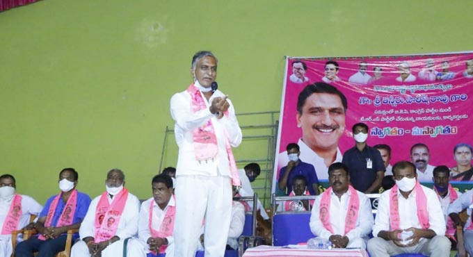 Harish lambasts BJP over free vaccine promise at Bihar polls