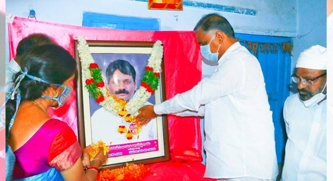 Elect Solipeta Sujatha to ensure continuity of development: Harish