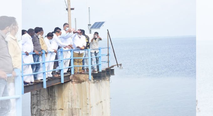 Gear up to provide irrigation water to 40K acres from Singur: Harish