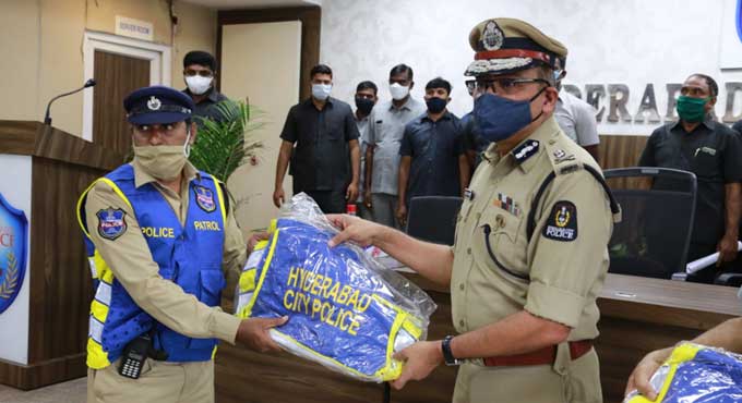 Hyderabad CP distributes jackets to Blue Colts, patrol cars officers