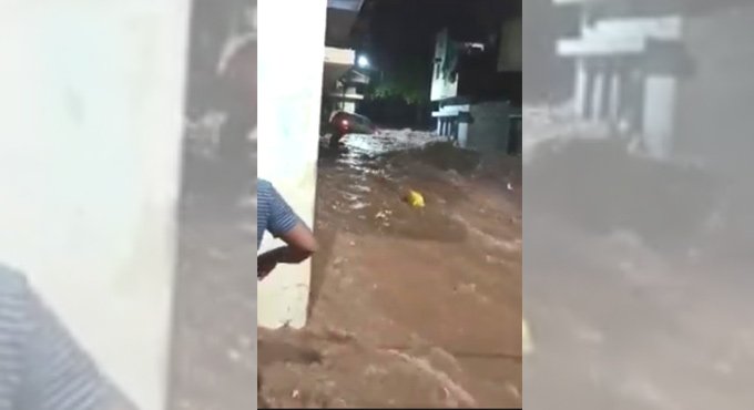 Hyderabad: Heavy rains overnight leave several colonies inundated