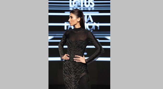 Glamour & glitz on day one of Lotus Make-up India Fashion Week