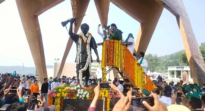 Adivasis remember tribal legend Kumram Bheem