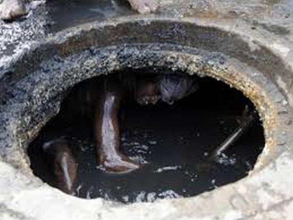 2 die, 4 unwell after cleaning septic tank at Delhi factory