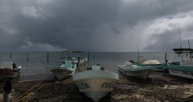 Powerful hurricane nears Mexico’s Caribbean coast