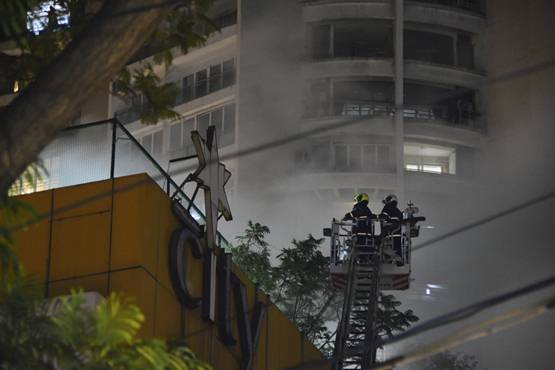 Mumbai mall blaze: 3,500 people evacuated from adjacent tower