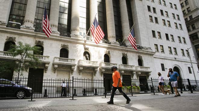 US stocks slump as White House, Congress disagree on Covid relief package