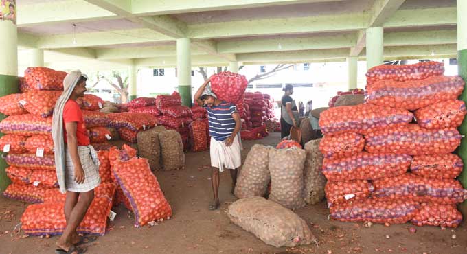 Onion prices on the rise in Hyderabad