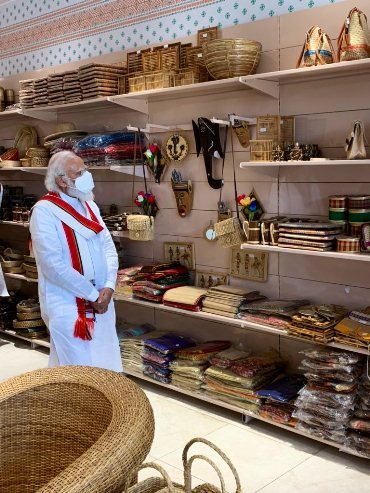 PM Modi inaugurates Ekta Mall, Children Nutrition Park in Kevadia