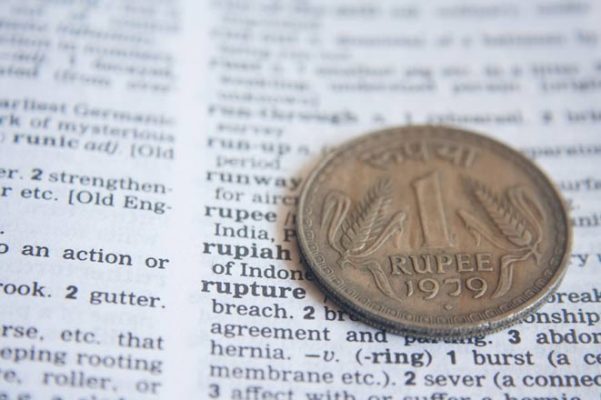 Rupee falls 10 paise to 73.94 against US dollar in early trade