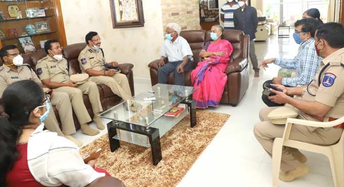 Hyderabad: Sajjanar meets kin of police martyrs