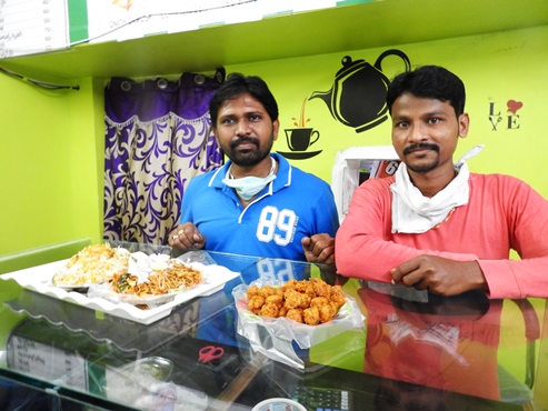 Lecturers lose jobs in pandemic, succeed in running a hotel in Mancherial