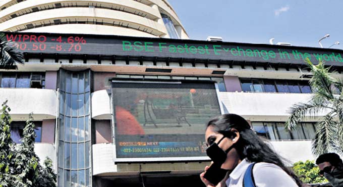 Markets back to winning ways as banking, metal stocks sparkle