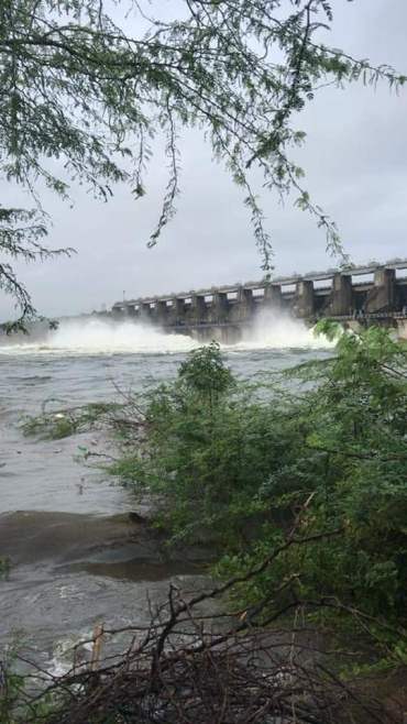 Telangana: Three gates of Singur lifted