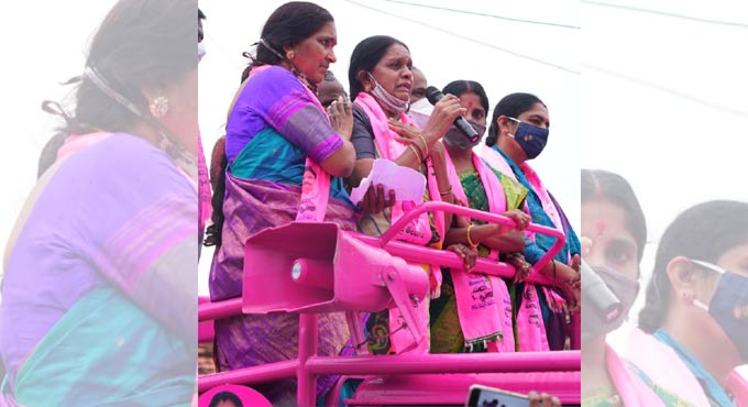 TRS candidate Solipeta Sujatha files her nomination for Dubbak