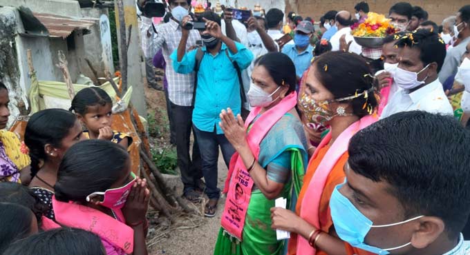 Dubbak by-poll: Solipeta Sujatha launches her campaign