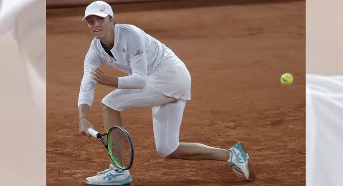 French Open: Swiatek shocks favourite Halep to reach quarterfinals