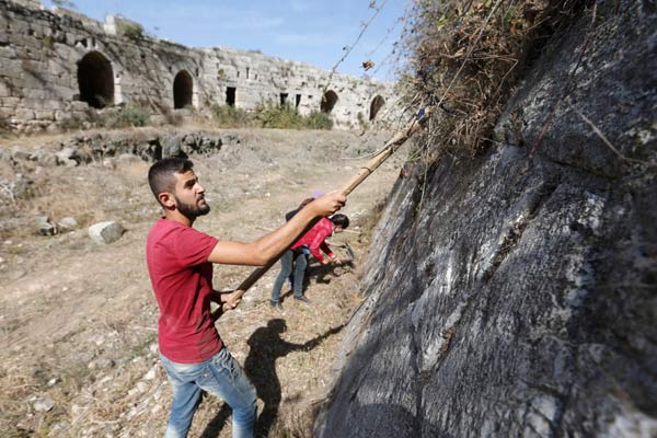 Syrians spruce up famed Crusader castle