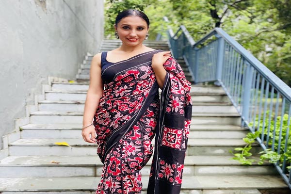 Of intricate patterns and unique motifs