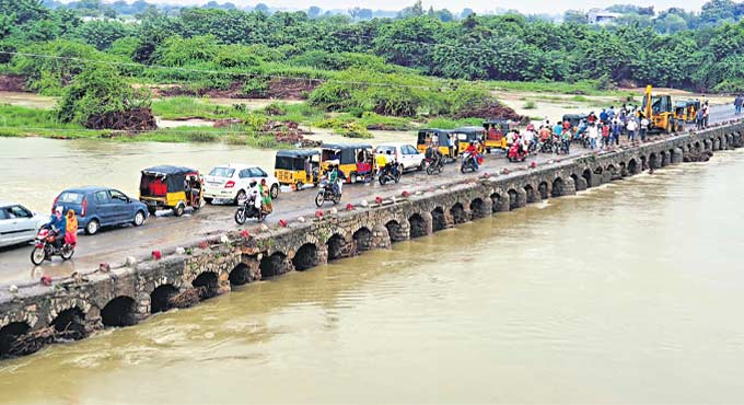 Water levels on rise in projects across Telangana