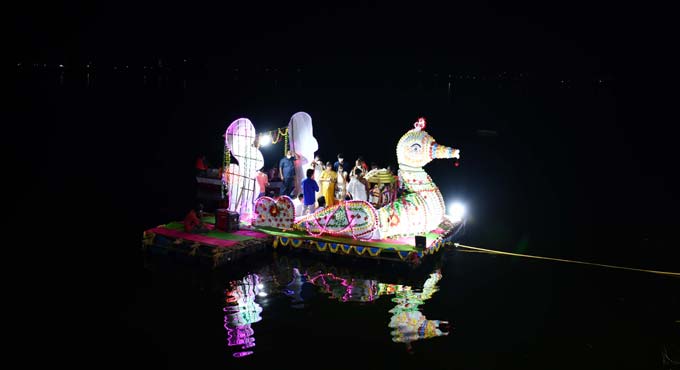 Teppotsavam turns a low key affair in Warangal