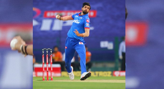 Veteran pacer Ishant Sharma out of IPL with rib cage injury