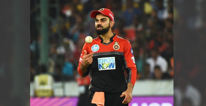 Kohli accidentally applies saliva on ball during match against DC
