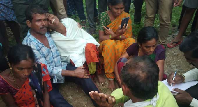 Vehicle falls into roadside open well near Warangal