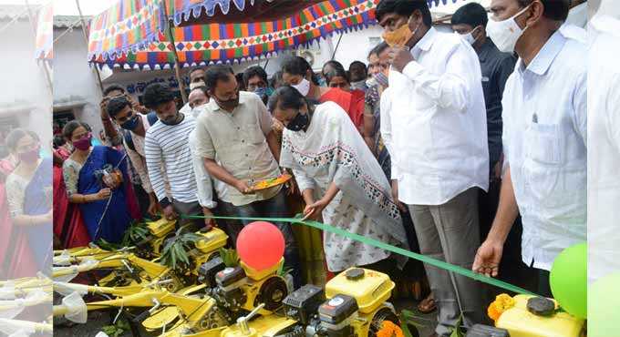 Warangal: Rs 64 lakh worth agri equipment distributed to women ryots